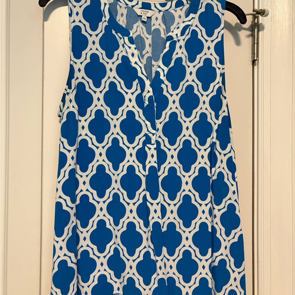Crown & Ivy Blue and White Geometric Blouse